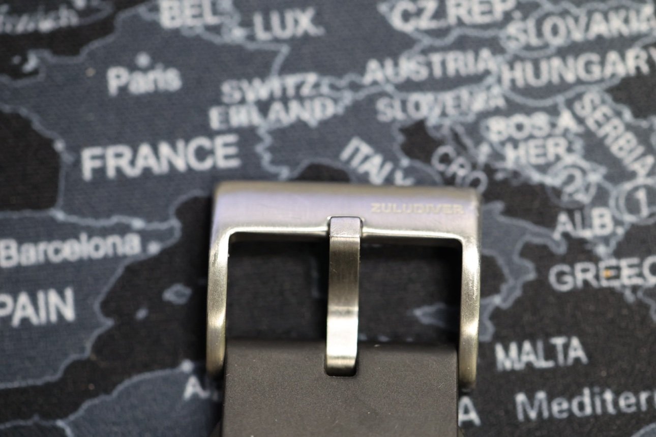 Strap buckle macro